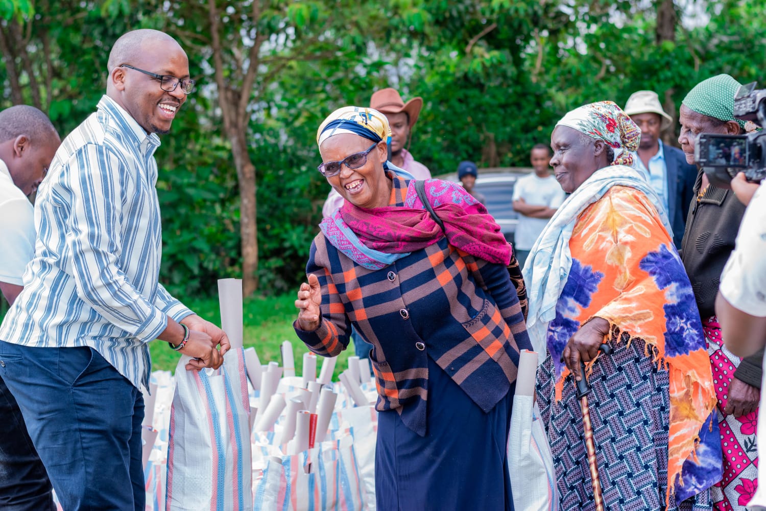 Kamau Wairuri Foundation and Ahadi Kenya Trust Bring Festive Cheer to Elderly and Vulnerable Families in Rwathia Ward